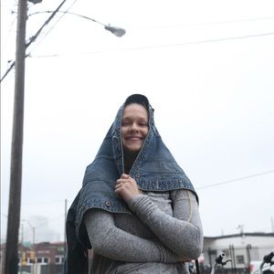 Meet your Posher, Chloe